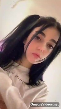 She makes her self really wet - Omegle Video