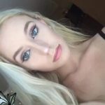 Alice Omegle Porn masturbates a big cock with her feet