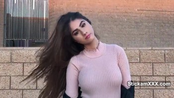 Morning wet fingering of a OnlyFans teen ends with a loud orgasm