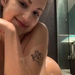 Omegle Teen Lesley loves touching her body while shower