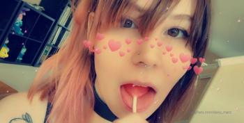 Omegle Girl stripping off her pants