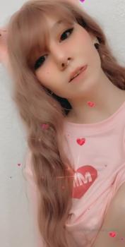 Omegle thot’s nipple falls out of her top and being exposed as she’s twerking