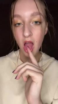 Omegle girl trying to cool off her tits and pussy with ice and cold water on Omegle show