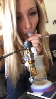 Stickam thot with a super horny pussy that needs to be fucked