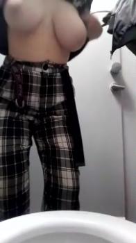 Blonde Stickam thot with freckles and beautiful Stickam boobs