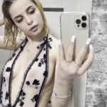 Her nude Stickam uniform is definitely better than the first one