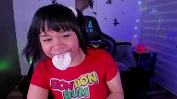 Stickam girl is horny and wants to give her pussy some pleasure