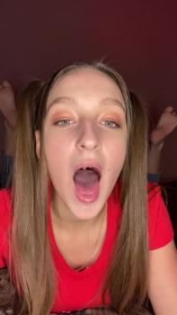 PUSSY Stickam MASTURBATION CLOSE-UP AND SWEET ORGASM