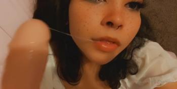 Stickam Amateur Smoking Bitch - Dirty Talk