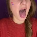 Omegle thot masturbates with a lil pink dildo