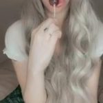 Large dildo in wet Omegle pussy