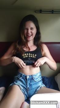 Female Omegler takes off all her clothes on adult TikTok