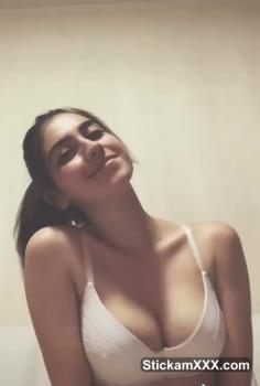 Omegle girl slapping her ass and masturbating with dildo