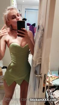 Omegle girl twerking her ass on while wearing only a red thong