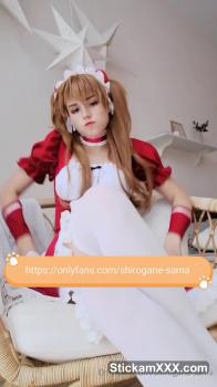 Omegle masturbates her pussy that turns red