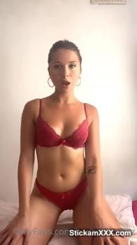 OnlyFans Putri Cinta masturbating her pussy