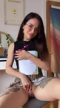 Kitty tiny had a real orgasm by mistake live on air