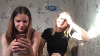 Russian omegle girl masturbates till reaching orgasms