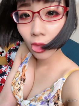 Just a Lil Stickam booty shake