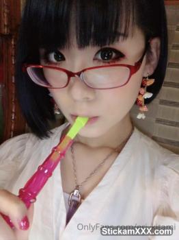 Fingering my face and Stickam fuck video