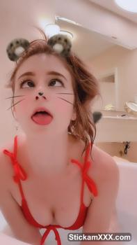 OnlyFans 18y Gonna Fill up a Bottle for You