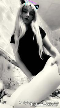 Shaving three Omegle small pussies smooth