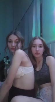 Stickam babe put my whole fist in my pussy looking naughty