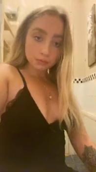 Nin Fills Her Omegle Snatch With A Dildo