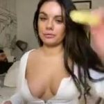 Bigo teen fingers her ass before a date after school