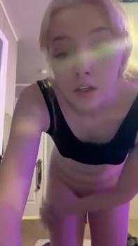 OnlyFans girl with toys fucks her pussy
