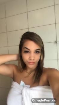 Omegle schoolgirls pleasure their pussies